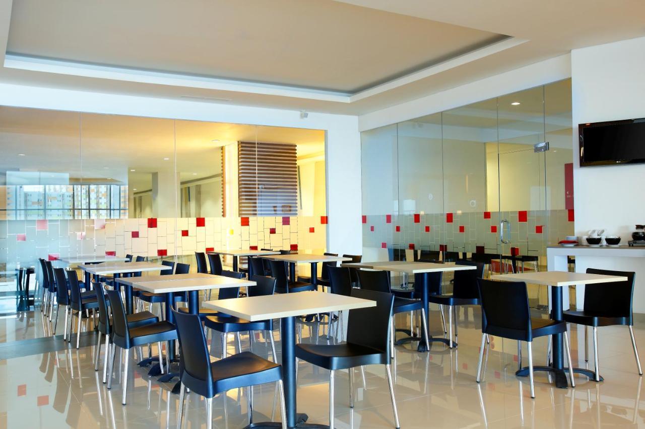Amaris Hotel Seasons City Jakarta Luaran gambar