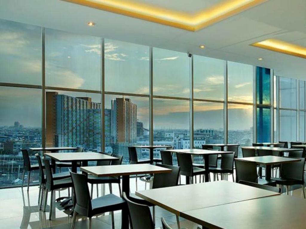 Amaris Hotel Seasons City Jakarta Luaran gambar