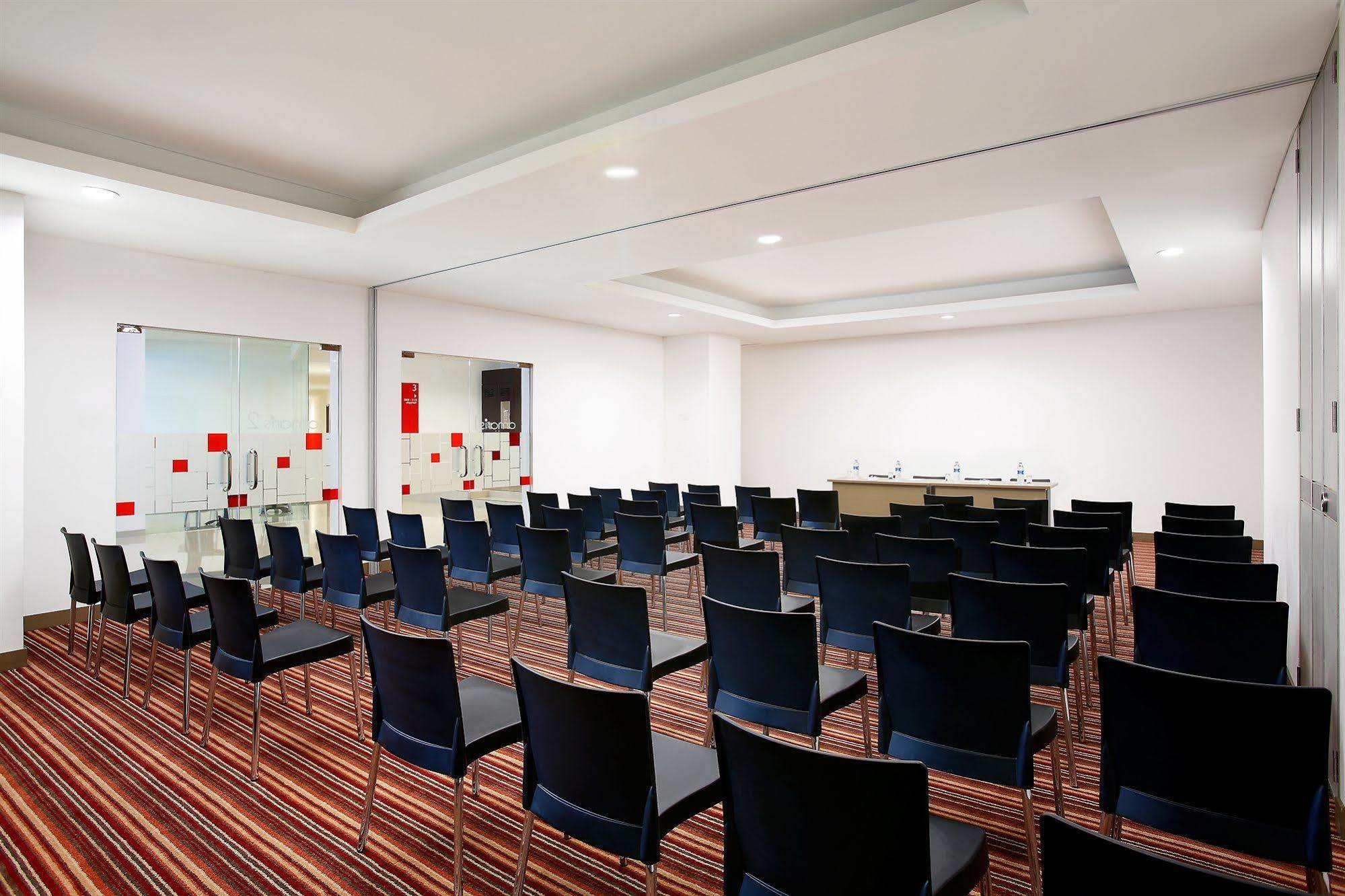 Amaris Hotel Seasons City Jakarta Luaran gambar