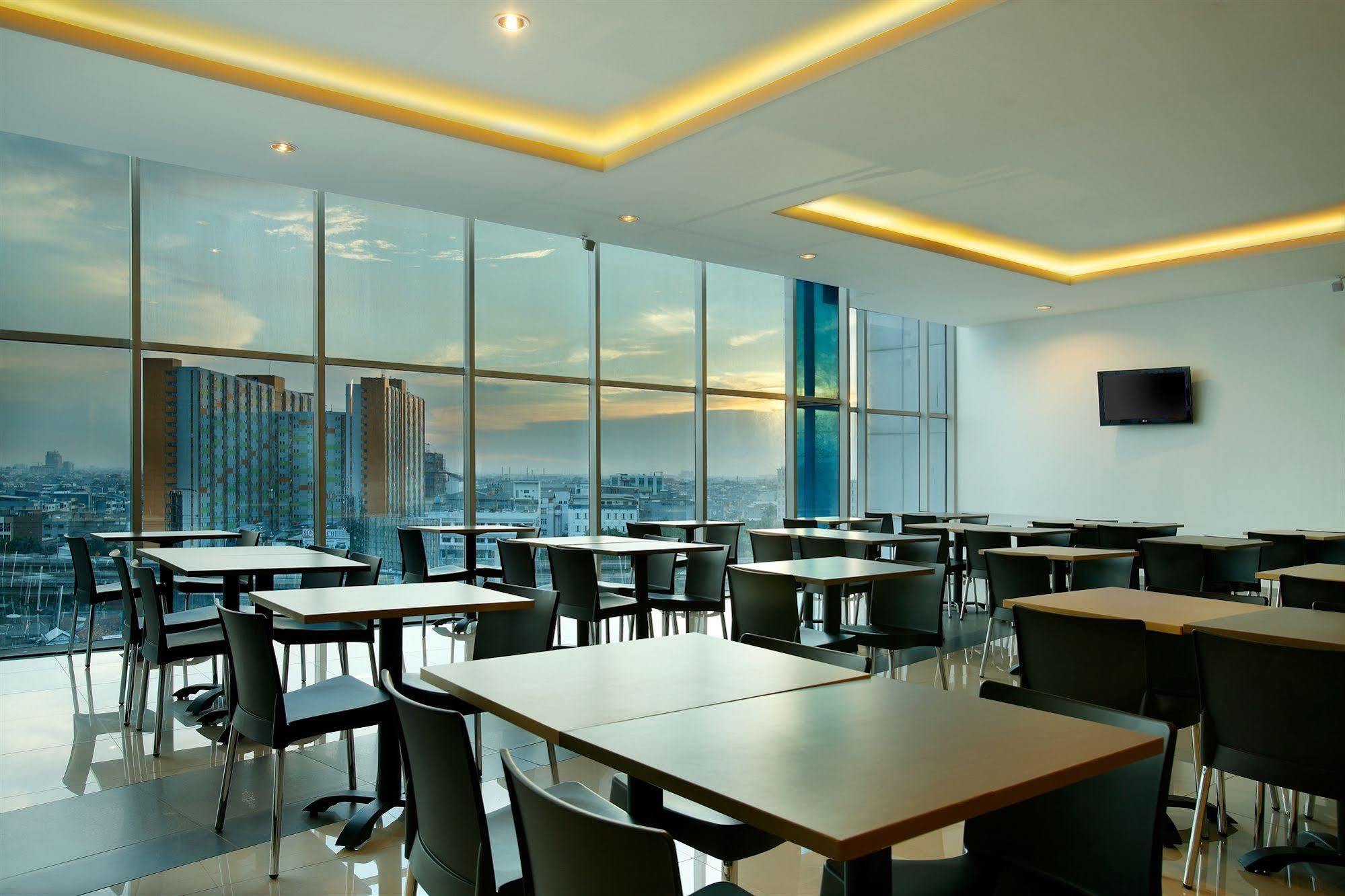 Amaris Hotel Seasons City Jakarta Luaran gambar